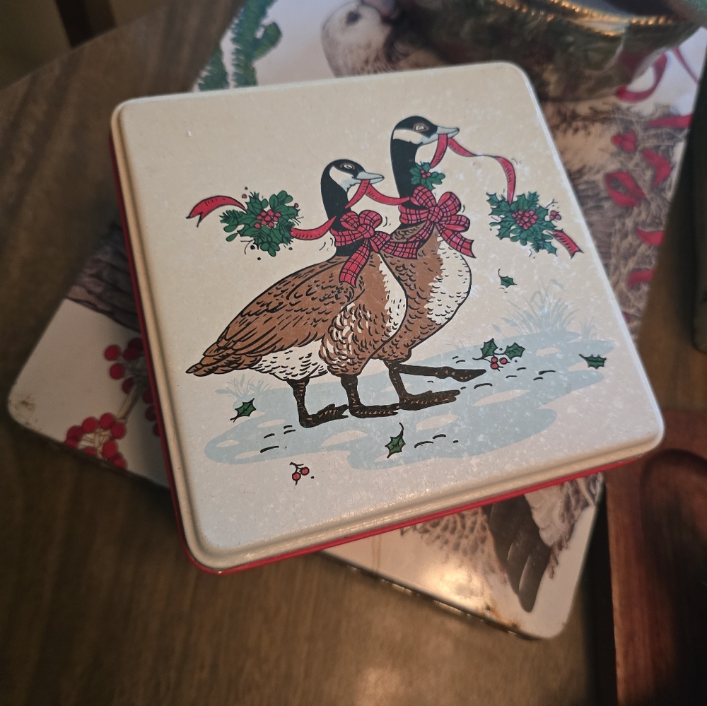 Vintage Geese christmas tin
